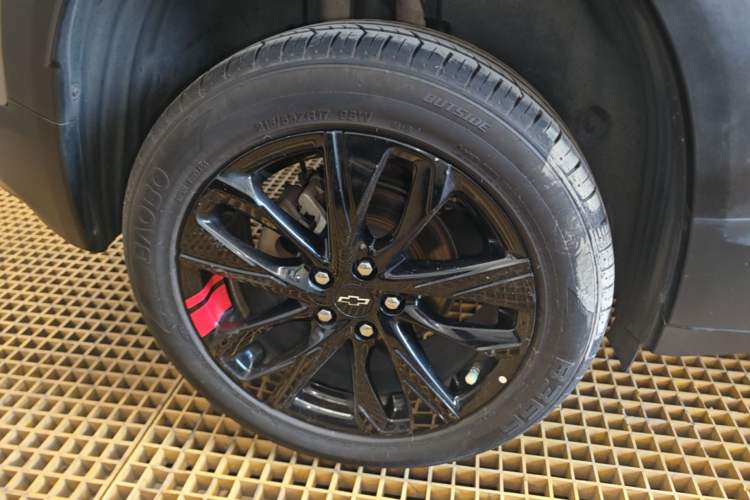 Used Chevrolet Trax 2019 Redline 335T CVT Luxury Edition China VI Standard Right Rear Wheel Hub