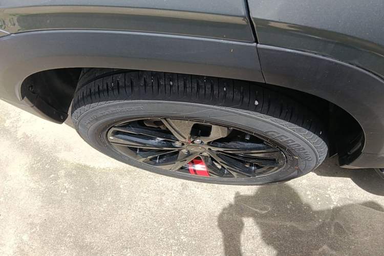 Used Chevrolet Trax 2019 Redline 335T CVT Luxury Edition China VI Standard Right Rear Wheel Hub