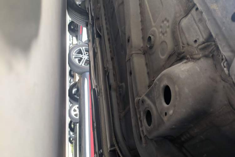 Used Chevrolet Trax 2019 Redline 335T CVT Top-Tier Model China VI Standard Right Side Sill