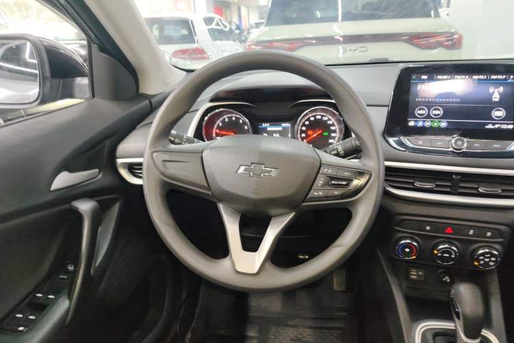 Used Chevrolet Trax 2019 Redline 325T Automatic Fun Edition China VI Standard Steering Wheel