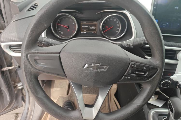 Used Chevrolet Trax 2019 Redline 325T Automatic Fun Edition China VI Standard Steering Wheel