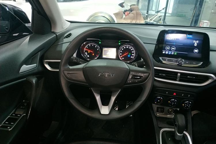 Used Chevrolet Trax 2019 Redline 325T Automatic Fun Edition China VI Standard Steering Wheel