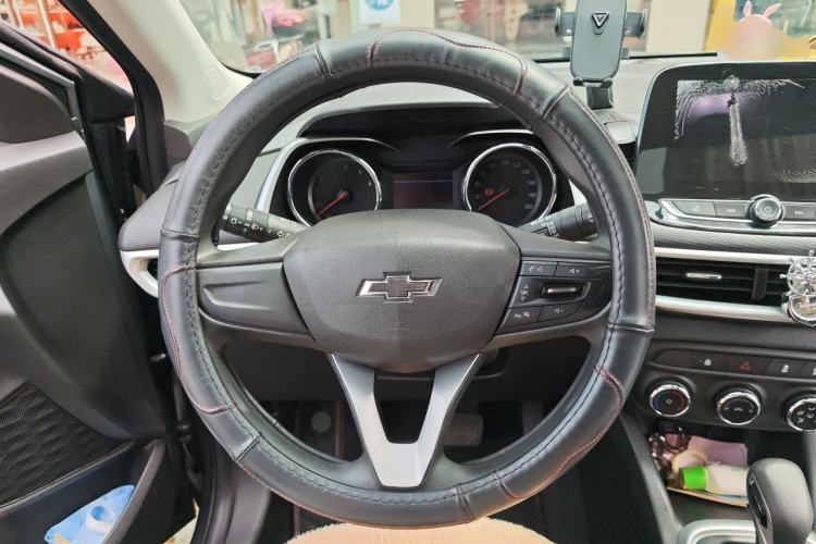 Used Chevrolet Trax 2019 Redline 325T Automatic Fun Edition China VI Standard Steering Wheel