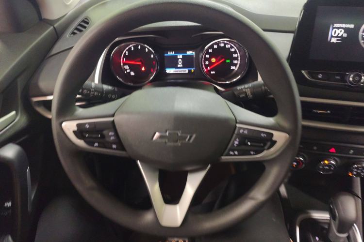 Used Chevrolet Trax 2019 Redline 335T CVT Top-Tier Model China VI Standard Steering Wheel