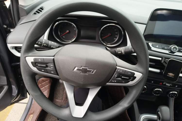 Used Chevrolet Trax 2019 Redline 335T CVT Top-Tier Model China VI Standard Steering Wheel