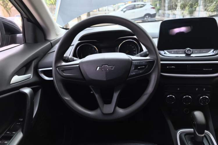 Used Chevrolet Trax 2019 Redline 335T CVT Trendy Version China VI Standard Steering Wheel