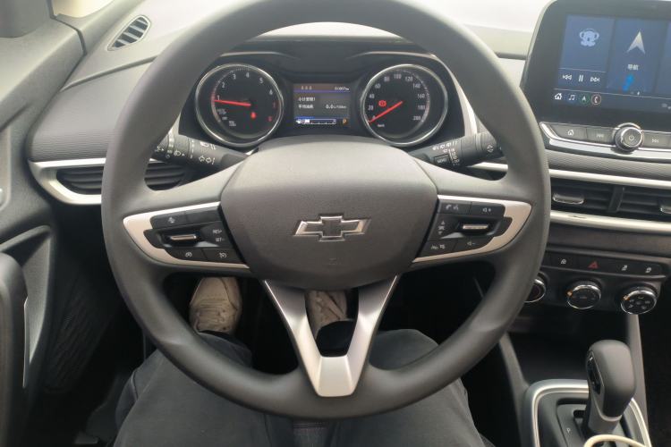 Used Chevrolet Trax 2019 Redline 335T CVT Top-Tier Model China VI Standard Steering Wheel