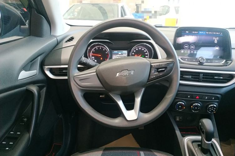 Used Chevrolet Trax 2019 Redline 325T Automatic Fun Edition China VI Standard Steering Wheel