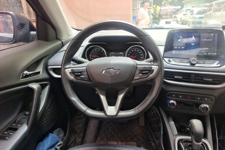 Used Chevrolet Trax 2019 Redline 335T CVT Luxury Edition China VI Standard Steering Wheel