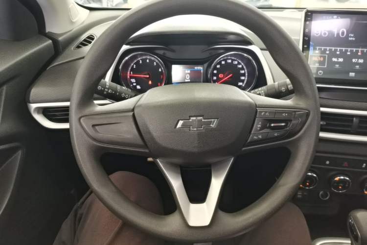 Used Chevrolet Trax 2019 Redline 325T Automatic Fun Edition China VI Standard Steering Wheel