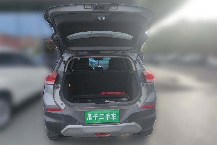Used Chevrolet Trax 2019 Redline 335T CVT Top-Tier Model China VI Standard Trunk