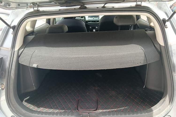 Used Chevrolet Trax 2019 Redline 335T CVT Luxury Edition China VI Standard Trunk