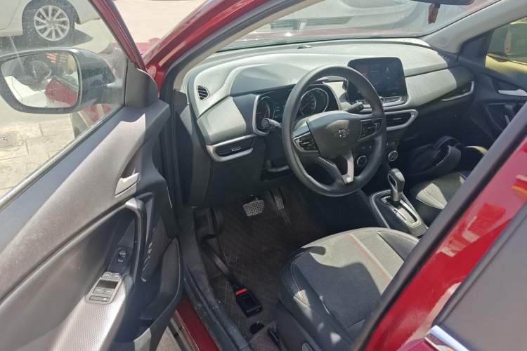 Used Chevrolet Trax 2019 Redline 335T CVT Top-Tier Model China VI Standard Driver Seat