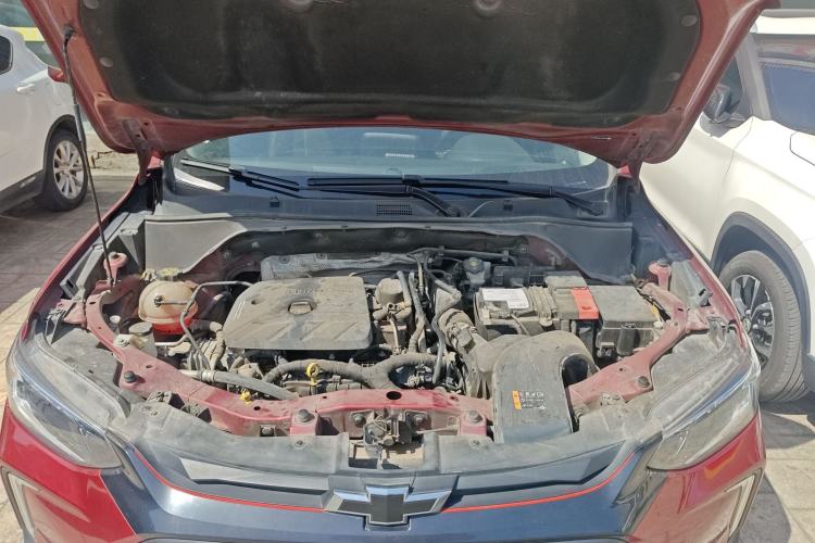 Used Chevrolet Trax 2019 Redline 335T CVT Top-Tier Model China VI Standard Engine Bay