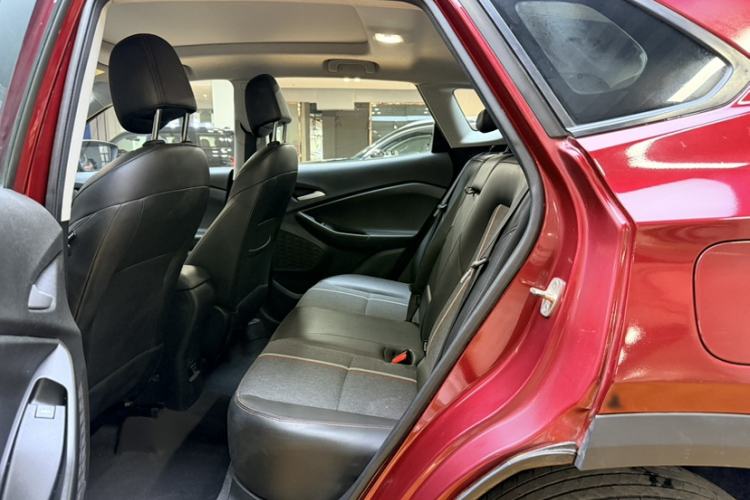 Used Chevrolet Trax 2019 Redline 335T CVT Top-Tier Model China VI Standard Interior 3
