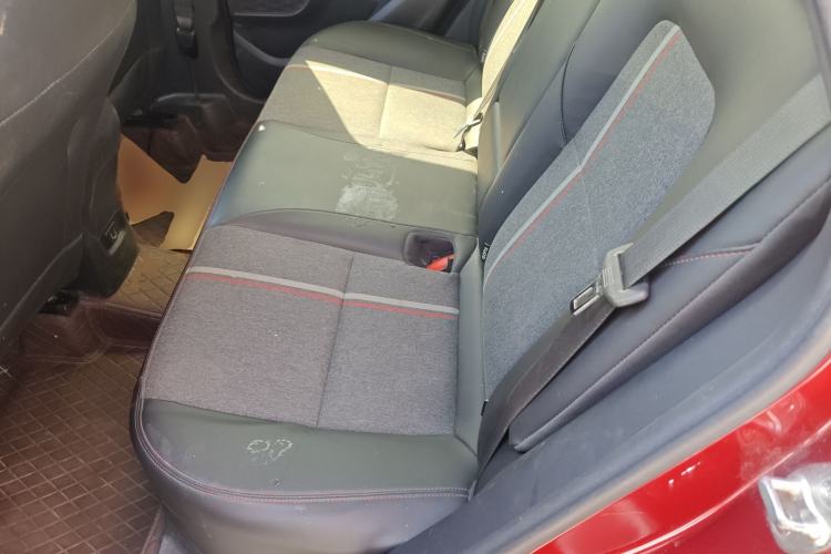Used Chevrolet Trax 2019 Redline 335T CVT Top-Tier Model China VI Standard Left Rear Seat