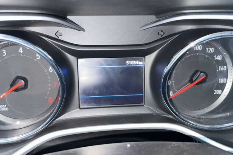 Used Chevrolet Trax 2019 Redline 335T CVT Top-Tier Model China VI Standard Odometer Close Up