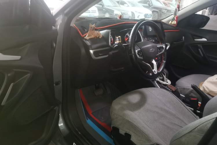 Used Chevrolet Trax 2019 Redline 335T CVT Top-Tier Model China VI Standard Driver Seat