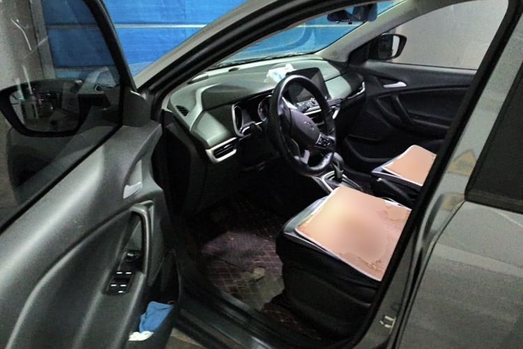 Used Chevrolet Trax 2019 Redline 335T CVT Trendy Version China VI Standard Driver Seat