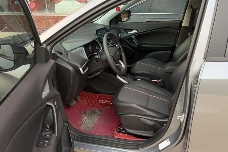 Used Chevrolet Trax 2019 Redline 335T CVT Top-Tier Model China VI Standard Driver Seat