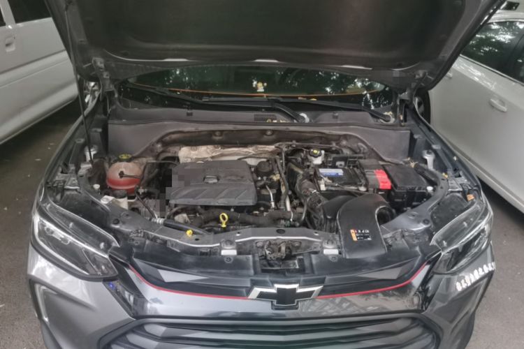 Used Chevrolet Trax 2019 Redline 335T CVT Top-Tier Model China VI Standard Engine Bay