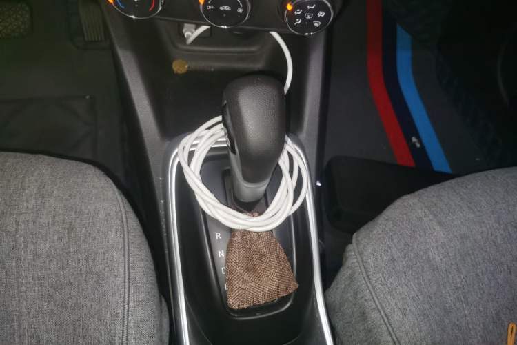 Used Chevrolet Trax 2019 Redline 335T CVT Top-Tier Model China VI Standard Gear Lever