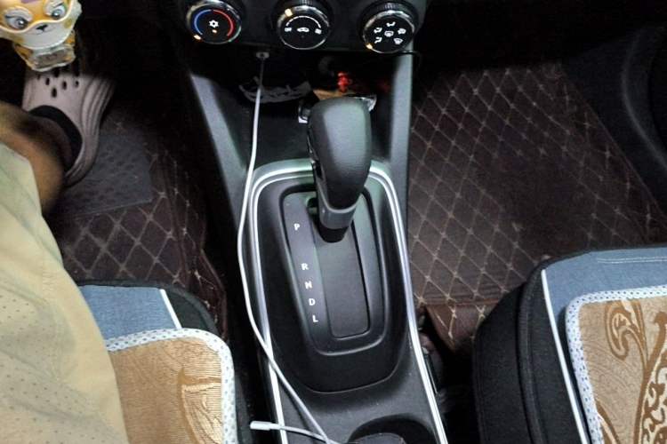Used Chevrolet Trax 2019 Redline 335T CVT Trendy Version China VI Standard Gear Lever