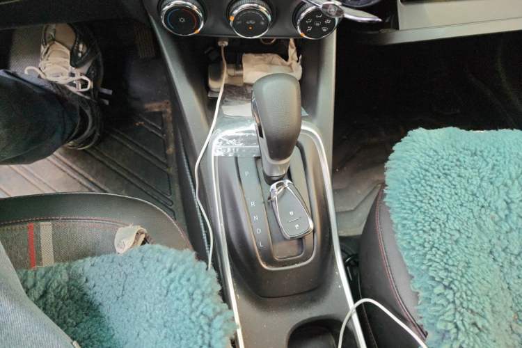 Used Chevrolet Trax 2019 Redline 335T CVT Top-Tier Model China VI Standard Gear Lever