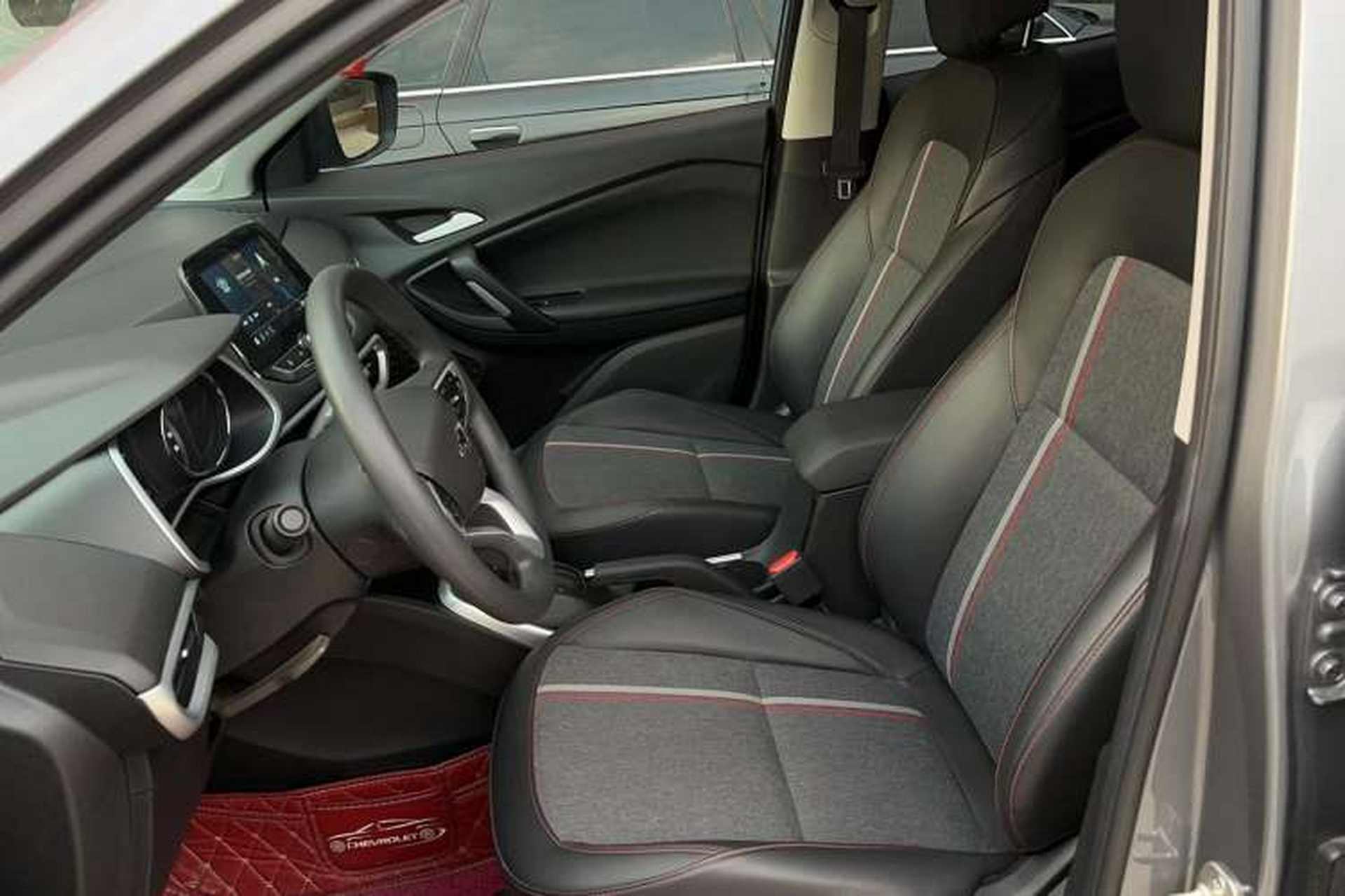Used Chevrolet Trax 2019 Redline 335T CVT Top-Tier Model China VI Standard Left Front Seat
