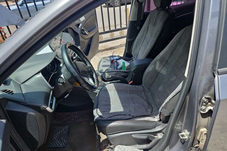 Used Chevrolet Trax 2019 Redline 325T Automatic Fun Edition China VI Standard Left Front Seat