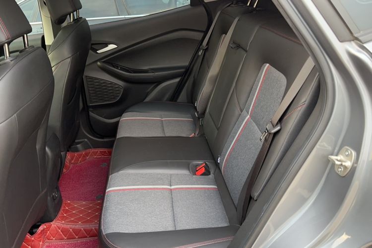 Used Chevrolet Trax 2019 Redline 335T CVT Top-Tier Model China VI Standard Left Rear Seat
