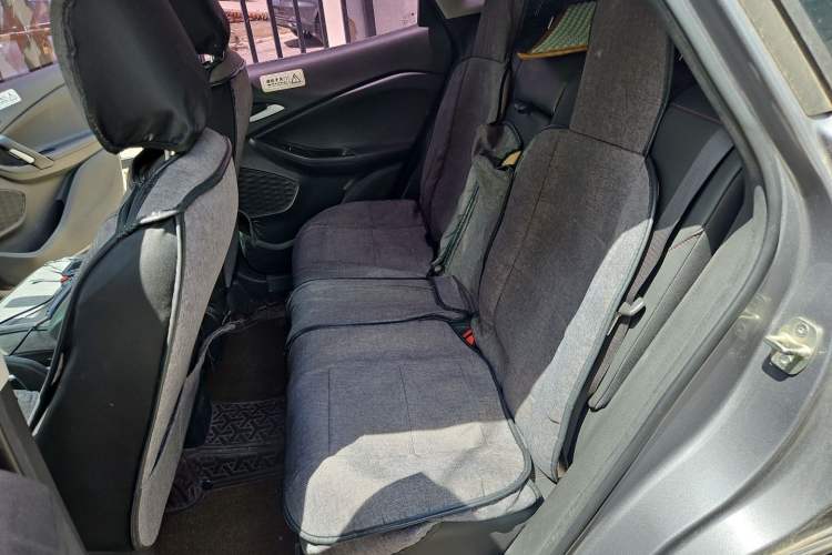 Used Chevrolet Trax 2019 Redline 325T Automatic Fun Edition China VI Standard Left Rear Seat