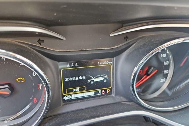 Used Chevrolet Trax 2019 Redline 325T Automatic Fun Edition China VI Standard Odometer Close Up