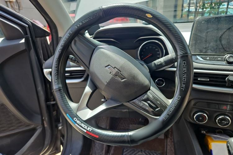 Used Chevrolet Trax 2019 Redline 325T Automatic Fun Edition China VI Standard Steering Wheel