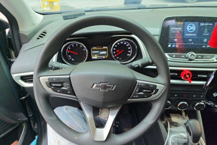 Used Chevrolet Trax 2019 Redline 335T CVT Top-Tier Model China VI Standard Steering Wheel