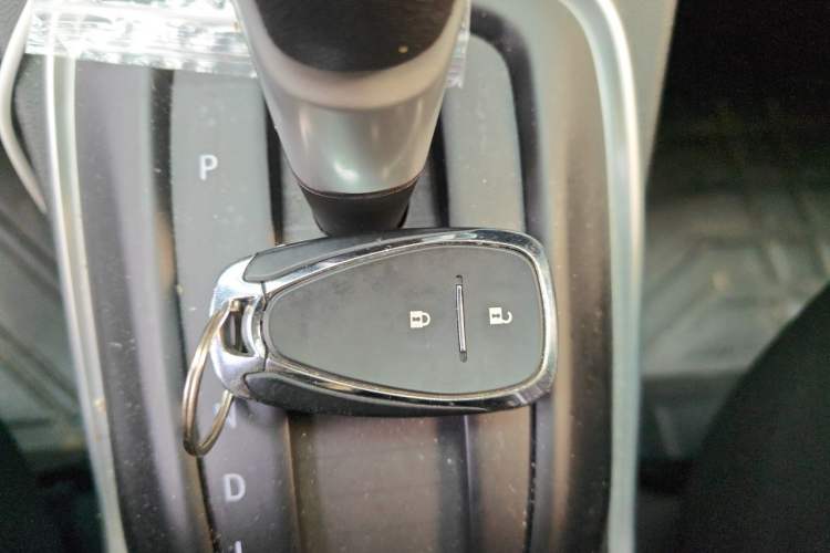Used Chevrolet Trax 2019 Redline 335T CVT Top-Tier Model China VI Standard Vehicle Key