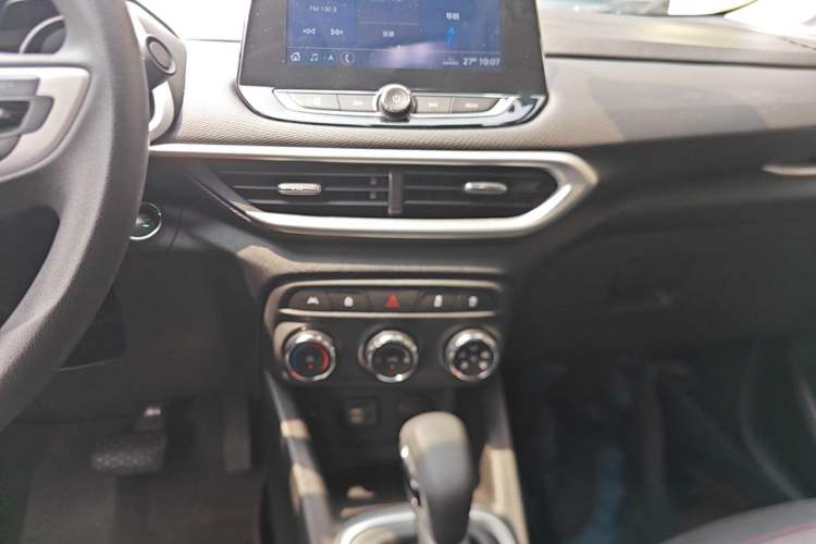 Used Chevrolet Trax 2019 Redline 335T CVT Top-Tier Model China VI Standard Audio And AC Panel