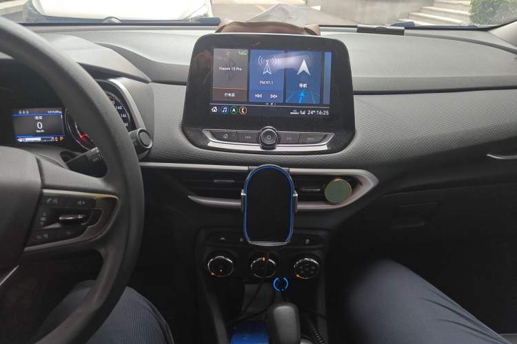 Used Chevrolet Trax 2019 Redline 335T CVT Top-Tier Model China VI Standard Audio And AC Panel