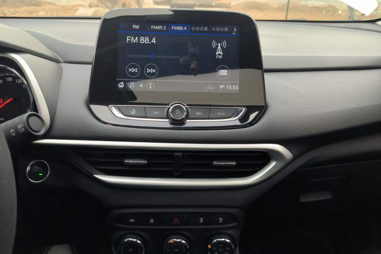 Used Chevrolet Trax 2019 Redline 335T CVT Top-Tier Model China VI Standard Audio And AC Panel