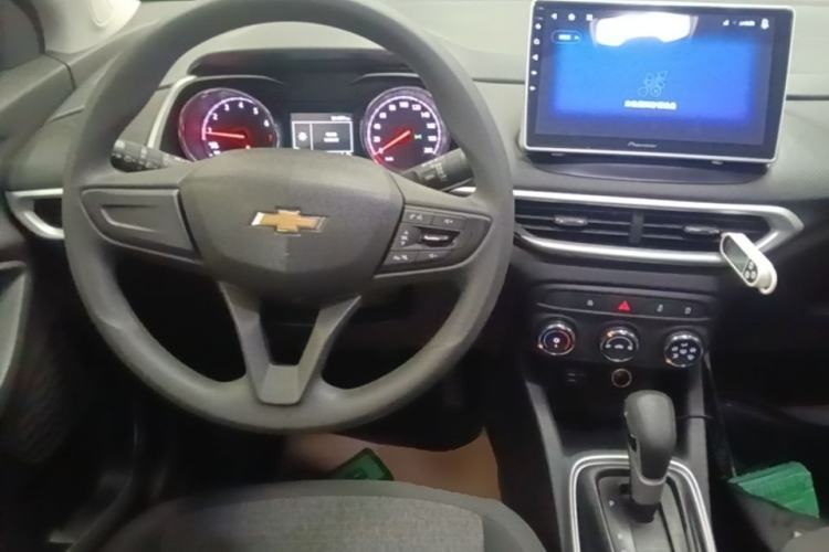 Used Chevrolet Trax 2019 325T Automatic Sport Edition China VI Standard Center Console