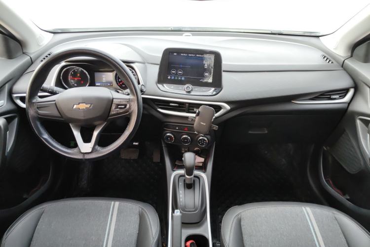 Used Chevrolet Trax 2019 325T Automatic Fun Edition China VI Standard Center Console