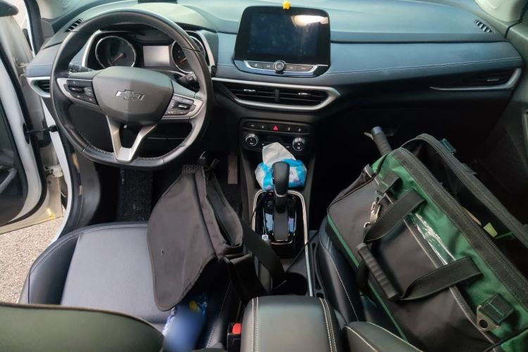 Used Chevrolet Trax 2019 Redline 335T CVT Luxury Edition China VI Standard Center Console