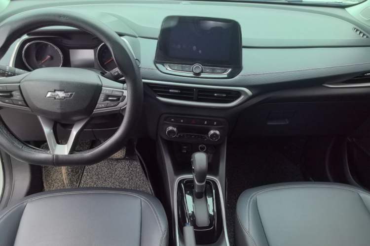 Used Chevrolet Trax 2019 Redline 335T CVT Luxury Edition China VI Standard Center Console