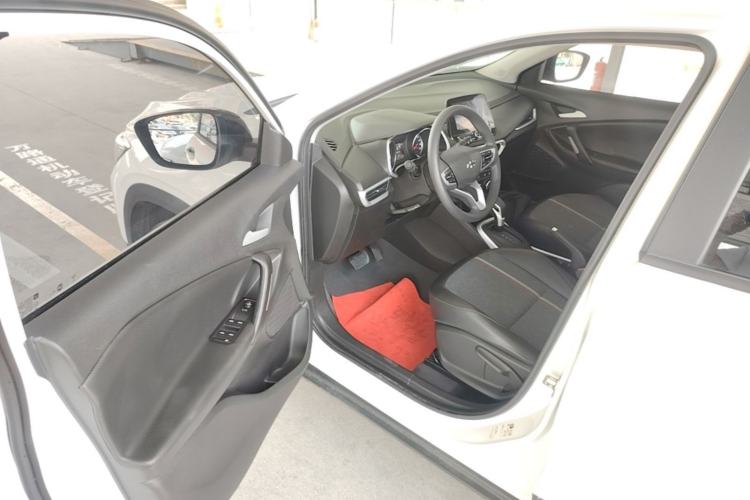 Used Chevrolet Trax 2019 Redline 335T CVT Top-Tier Model China VI Standard Driver Seat