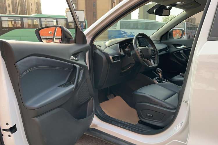 Used Chevrolet Trax 2019 Redline 335T CVT Luxury Edition China VI Standard Driver Seat
