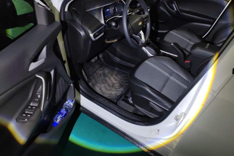 Used Chevrolet Trax 2019 325T Automatic Fun Edition China VI Standard Driver Seat