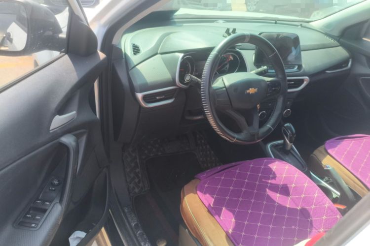 Used Chevrolet Trax 2019 325T Automatic Sport Edition China VI Standard Driver Seat