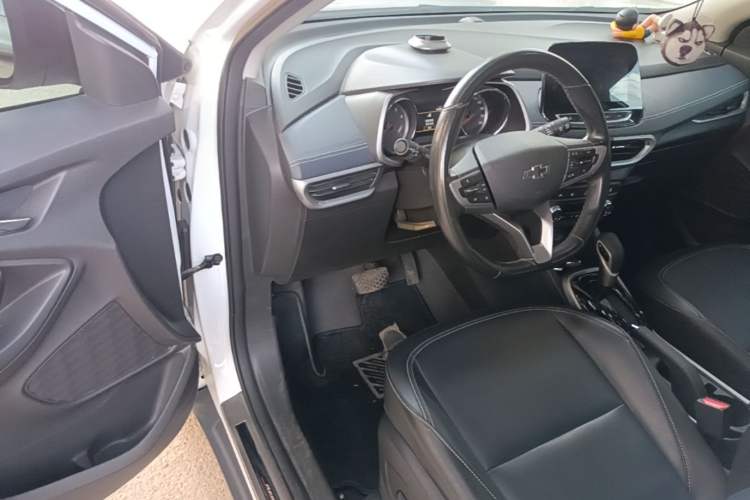 Used Chevrolet Trax 2019 Redline 335T CVT Luxury Edition China VI Standard Driver Seat