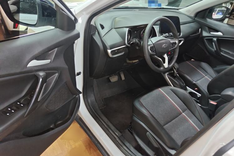 Used Chevrolet Trax 2019 Redline 335T CVT Top-Tier Model China VI Standard Driver Seat