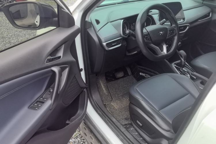 Used Chevrolet Trax 2019 Redline 335T CVT Luxury Edition China VI Standard Driver Seat